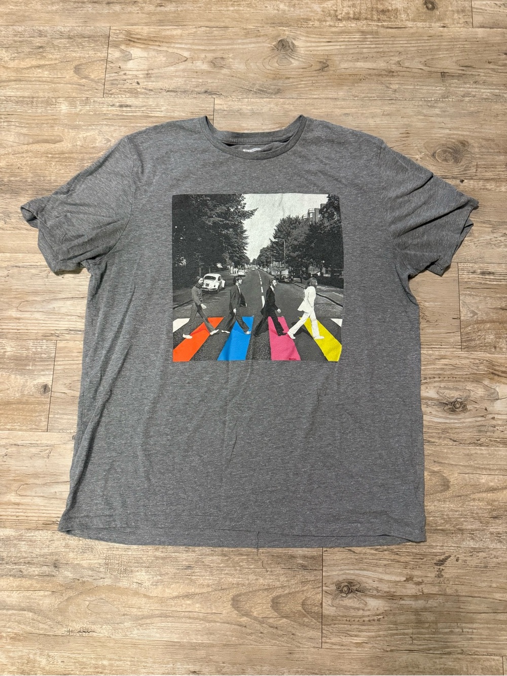 Old Navy Gray Graphic Tee with Beatles Colorful Design